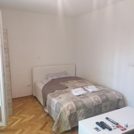 Natasa Apartamento Belgrado Exterior foto