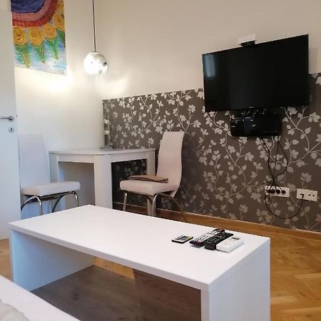 Natasa Apartamento Belgrado Exterior foto