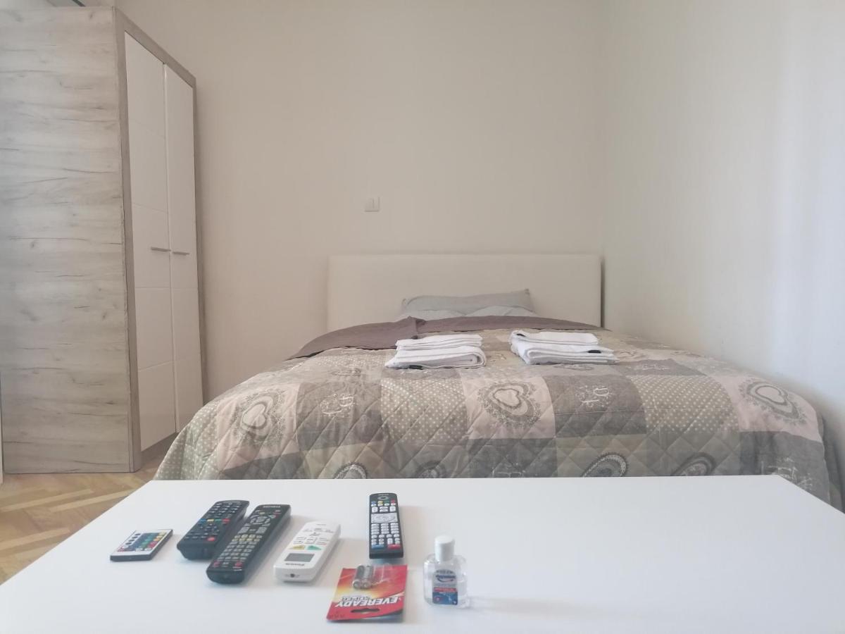 Natasa Apartamento Belgrado Exterior foto