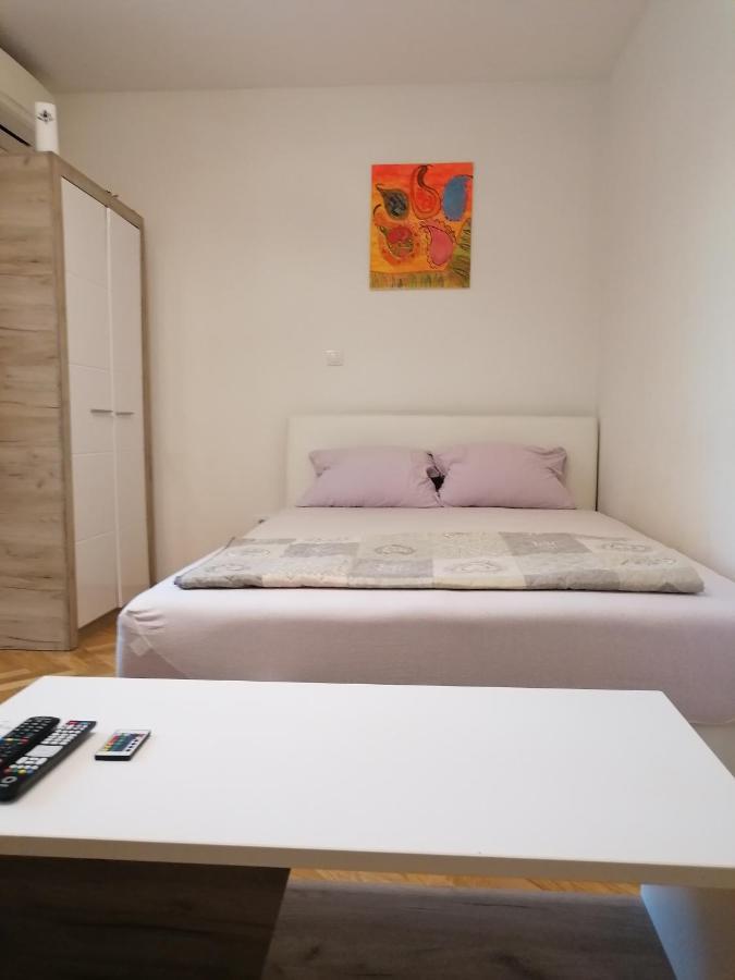 Natasa Apartamento Belgrado Exterior foto